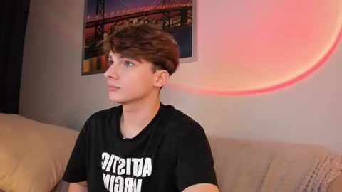 Call me Leo online show from January 2025 10:41:01 PM