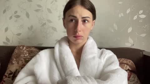 Anna online show from December 2024 10:01:02 AM