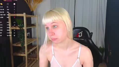 Snapshot of call_me_heaven chatting on April 2026 03:22:02 PM Good girl Ann online show from April 2026 03:22:02 PM