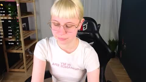 Snapshot of call_me_heaven chatting on April 2026 03:48:02 PM Good girl Ann online show from April 2026 03:48:02 PM