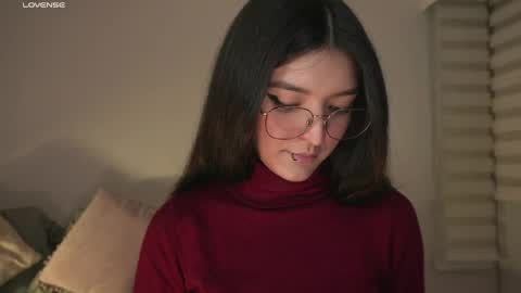 Snapshot of call_me_rosie chatting on April 2026 12:24:02 AM online show from April 2026 12:24:02 AM