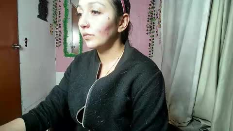 paula online show from December 2025 04:21:01 AM