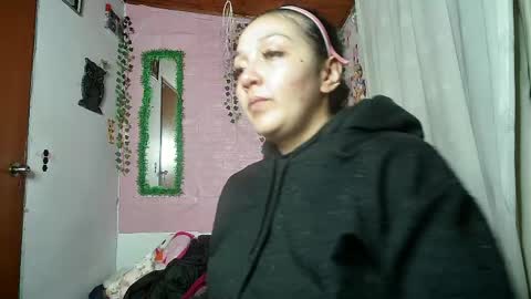 Snapshot of callme_lolas chatting on June 2026 02:47:02 AM paula online show from June 2026 02:47:02 AM