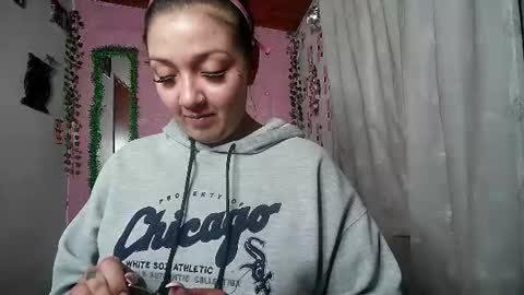 Snapshot of callme_lolas chatting on June 2026 05:16:02 AM paula online show from June 2026 05:16:02 AM