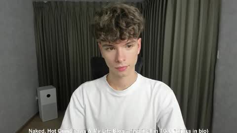 Snapshot of calvin_loves_you chatting on October 2025 02:01:02 PM Hey I am Calvin online show from October 2025 02:01:02 PM