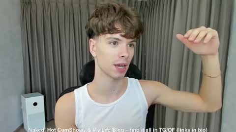 Snapshot of calvin_loves_you chatting on November 2025 07:08:01 AM Hey I am Calvin online show from November 2025 07:08:01 AM