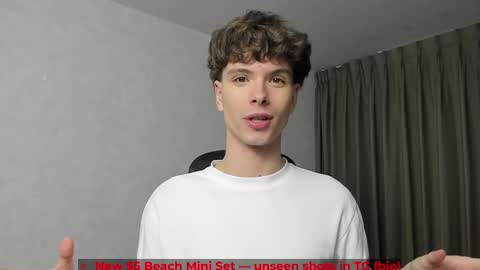 Snapshot of calvin_loves_you chatting on February 2026 05:22:02 PM Hey I am Calvin online show from February 2026 05:22:02 PM