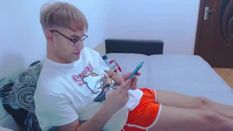 Calvinjohnlad online show from January 2025 01:50:01 AM