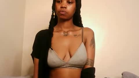 Snapshot of cam_she99 chatting on May 2026 12:10:01 PM sunflower mommy online show from May 2026 12:10:01 PM