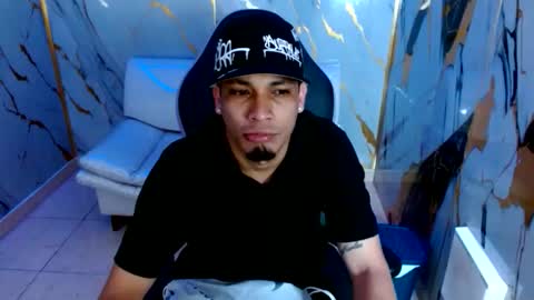 Snapshot of cam_xman chatting on June 2026 12:38:02 PM cam_xman online show from June 2026 12:38:02 PM