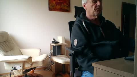 camcologne online show from April 2026 08:42:02 AM