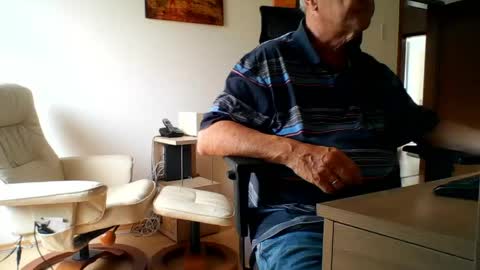 Snapshot of camcologne chatting on June 2026 08:05:02 AM camcologne online show from June 2026 08:05:02 AM