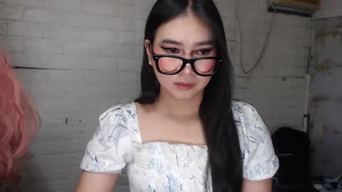 camela_star online show from November 2025 05:56:01 PM