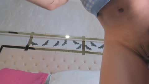 cameron_hearts online show from October 2025 12:20:01 PM