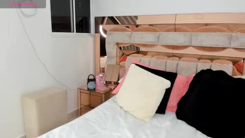 camii  online show from December 2025 12:40:02 AM