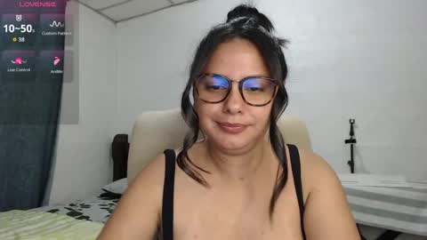 Camila Valbuena online show from April 2026 03:09:01 AM