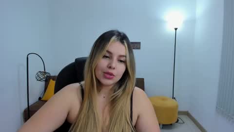 Camila online show from February 2025 07:05:01 AM