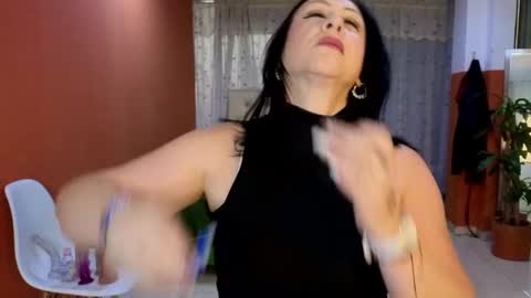 Camil online show from October 2025 10:45:01 AM