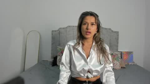 Snapshot of camila_borbon_ chatting on April 2026 10:32:02 AM online show from April 2026 10:32:02 AM