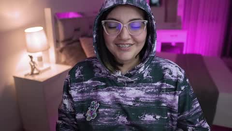 Camila buitrago online show from December 2024 02:43:01 AM