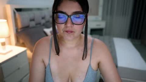 Camila buitrago online show from November 2025 11:58:02 PM