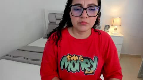 Camila buitrago online show from April 2026 10:47:02 PM