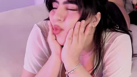 Camila online show from December 2025 01:25:02 AM