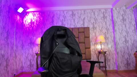    online show from February 2025 11:33:02 PM