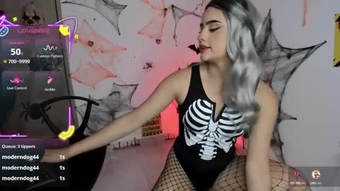 Cami  online show from October 2025 01:31:01 PM