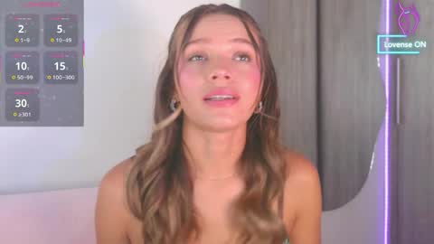 Snapshot of camilamonroee chatting on May 2026 02:33:01 PM Camila Monroee online show from May 2026 02:33:01 PM