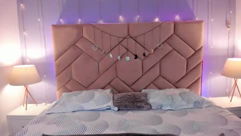 Camila  online show from February 2026 04:08:02 AM