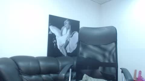 Camille online show from November 2025 12:33:01 AM