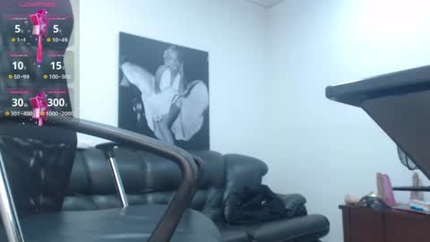Snapshot of camille_diaz19 chatting on June 2026 09:43:02 PM Camille online show from June 2026 09:43:02 PM