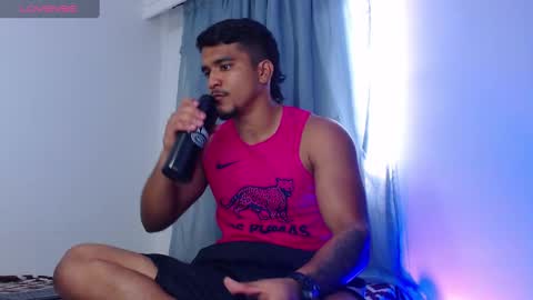 camilo_contre21 online show from December 2024 09:08:01 PM