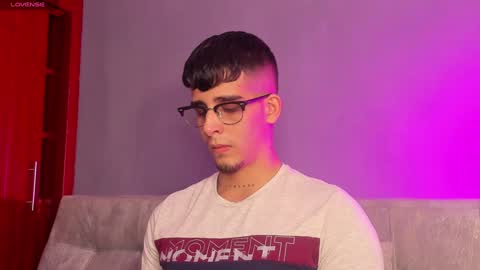   INDEPENDENT MODEL online show from January 2025 05:23:01 AM