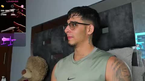   INDEPENDENT MODEL online show from September 2025 06:02:01 AM