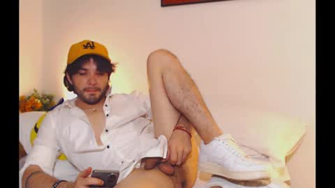 Snapshot of camilosaennz chatting on January 2025 07:43:01 AM camilo online show from January 2025 07:43:01 AM
