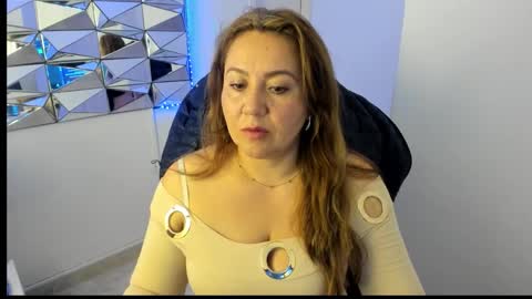 camixxx_m online show from January 2026 02:09:02 PM