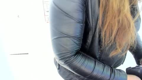 Snapshot of camixxx_m chatting on May 2026 11:29:01 AM camixxx_m online show from May 2026 11:29:01 AM