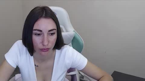 cammila horn online show from October 2025 06:02:02 AM