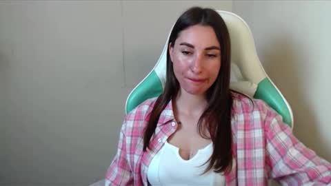 Snapshot of cammila_horn chatting on May 2026 04:04:02 PM cammila horn online show from May 2026 04:04:02 PM