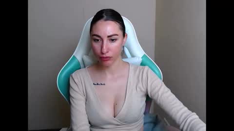 Snapshot of cammila_horn chatting on May 2026 05:13:01 AM cammila horn online show from May 2026 05:13:01 AM