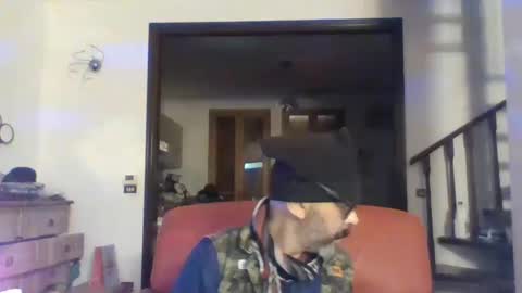 Snapshot of camomilla72 chatting on September 2025 09:58:02 AM Cristian online show from September 2025 09:58:02 AM