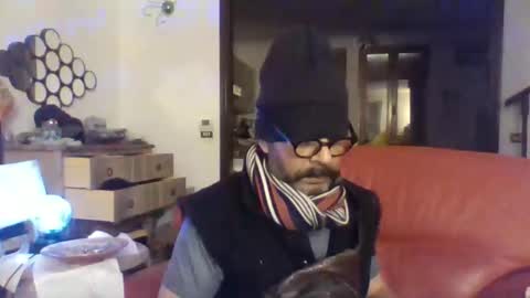 Snapshot of camomilla72 chatting on October 2025 10:02:02 AM Cristian online show from October 2025 10:02:02 AM