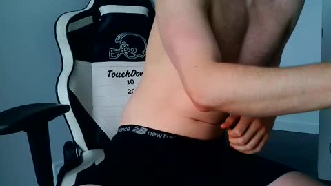 Snapshot of canadianstud18 chatting on May 2026 01:43:02 AM Devon online show from May 2026 01:43:02 AM