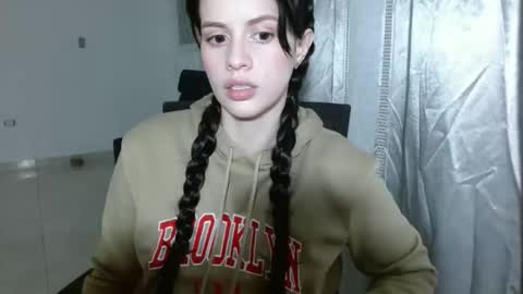 Snapshot of candacesxhot chatting on September 2025 05:09:02 AM cumorsmooke online show from September 2025 05:09:02 AM