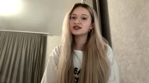 Snapshot of candelariahile chatting on February 2026 04:12:02 PM candelariahile online show from February 2026 04:12:02 PM