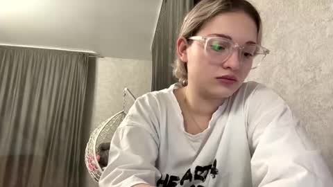 Snapshot of candelariahile chatting on February 2026 02:10:01 PM candelariahile online show from February 2026 02:10:01 PM