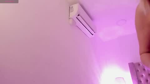 Candie  online show from February 2026 12:19:01 PM