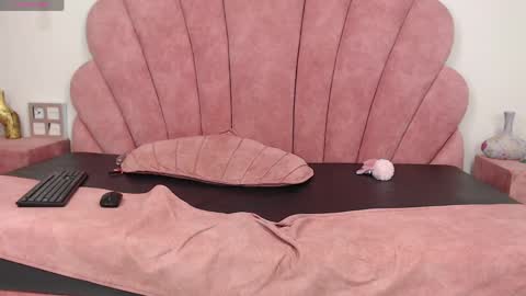 candy_bony online show from April 2026 07:06:02 AM